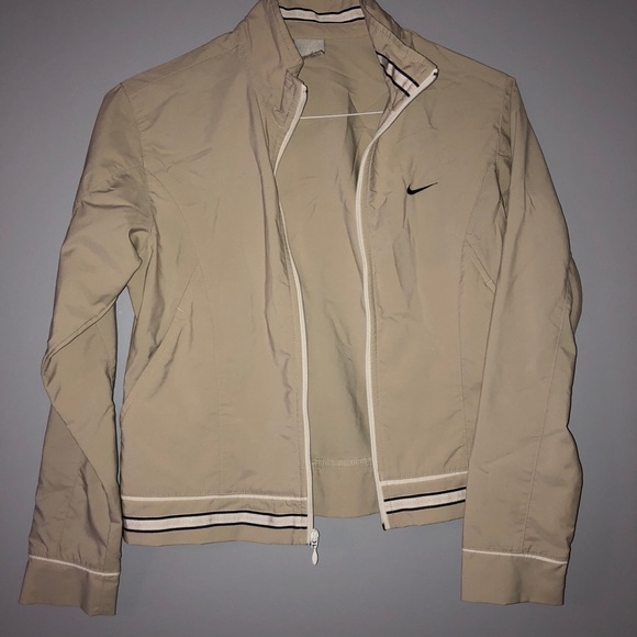 nike jacket in beige